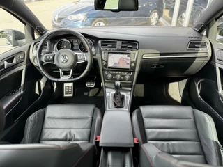 Volkswagen Golf Volkswagen Golf 2.0 TSI GTI|300PK|Pano|Adaptive cruise|Leder - afbeelding nr 2
