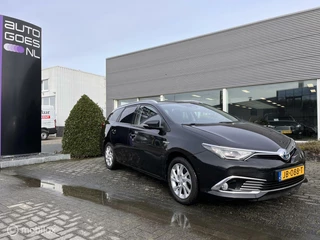 Toyota Auris Toyota Auris Touring Sports 1.8 Hybrid Business Pro I Pano I Trekhaak - afbeelding nr 1