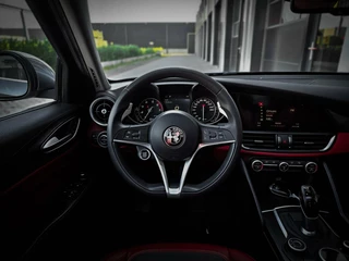 Alfa Romeo Giulia Alfa Romeo Giulia 2.0T Super | PANORAMADAK | KEYLESS | DNA | LANE ASSIST | VOL OPTIES! - afbeelding nr 43