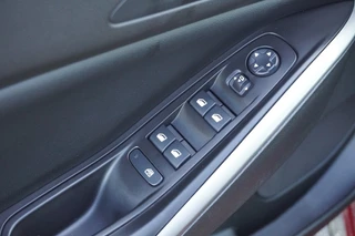 Opel Grandland Opel Grandland 1.2 Turbo Ultimate Automaat / Camera / Stoel- en stuurverwarming / Navi / Alcantara - afbeelding nr 18