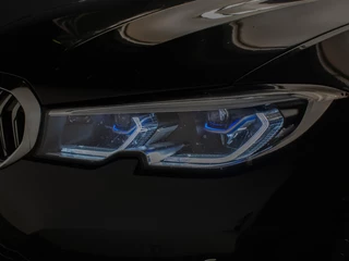 BMW 3 Serie BMW 3-serie Touring 320e M Sport (PANORAMADAK,APPLE CARPLAY,NAVI,SFEERVERLICHTING,STOELVERWARMING,CAMERA,LEDER,CRUISE,CLIMATE) - afbeelding nr 35