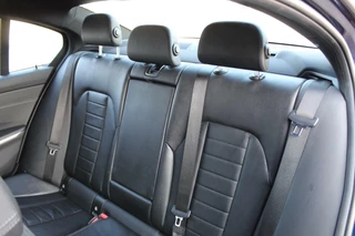 BMW 3 Serie BMW 3-serie 330e eDrive Sport/Shadow/Schuifdak/19inch - afbeelding nr 14
