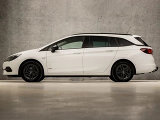 Opel Astra Opel Astra Sports Tourer 1.2 Sport (APPLE CARPLAY, NAVIGATIE, CLIMATE, CAMERA, ADAPTIVE CRUISE, SPORTSTOELEN, GETINT GLAS, LEDER, TREKHAAK, NIEUWSTAAT) - afbeelding nr 2