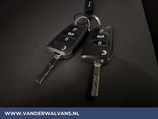 Volkswagen Crafter Volkswagen Crafter 2.0 TDI 140 pk L3H3 L2H2 Euro6 Airco | Camera | Cruisecontrol | Apple Carplay Android Auto, Chauffeursstoel, Parkeersensoren, Bijrijdersbank, 3000kg Trekvermogen, zilver - afbeelding nr 20
