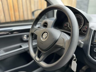 Volkswagen up! Volkswagen Up! 1.0 BMT move up! Airco | Stoelverwarming | Bluetooth | Telefoonhouder | Lichtmetalen velgen | Armsteun | LED Mistlampen voor | Historie aanwezig! - afbeelding nr 33