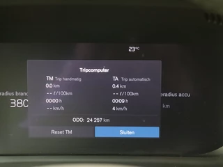 Volvo XC60 Volvo XC60 T8 AWD Plus Dark | Panoramadak | 360° Camera | Dodehoekdetectie - afbeelding nr 21
