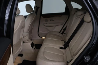 BMW 2 Serie BMW 2-serie Active Tourer 225i Luxury Line | Panoramadak | Leder | Head-Up |  Camera | Memory | Full LED | Navigatie | Climate control | Cruise control - afbeelding nr 8