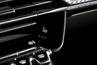 Peugeot 2008 Peugeot 2008 1.2 PureTech 130 PK GT - Automaat | Dig. Cockpit | Adapt. Cruise | Elek. stoel | Stoelverw. | PDC | Camera | NAV + App. Connect | ECC | LM 17