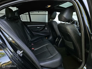BMW 3 Serie BMW 3-serie 330e M Pakket|Pano|Head Up|Harman/Kardon|Full Op - afbeelding nr 17