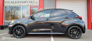 Toyota Yaris Toyota Yaris 1.5 Hybrid Launch Black Edition / Sportstoelen / FULL LED / 100% onderhouden - afbeelding nr 4