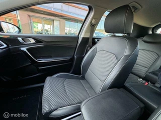 Kia XCeed XCeed 1.6  PHEV DynamicPlusLine 55 km Volledig electrisch rijden hierna Hybride , Navigatie , Camera , Parkeerhulp , Stoel en stuur verwarming  , Keyless entry , 18 inch Velgen , - afbeelding nr 22