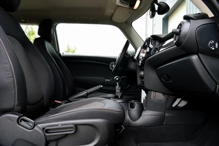 MINI One MINI One Mini 1.5 First Essential Rijklaarprijs-Garantie Navigatie Led Airco 17 Inch Apple carplay - afbeelding nr 14