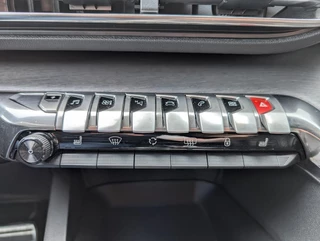 Peugeot 3008 Peugeot 3008 1.6 HYbrid GT Line | Stoelverwarming - afbeelding nr 21