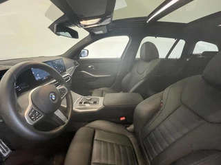BMW 3 Serie BMW 3-serie Touring 330e xDrive Panoramadak Adaptive Cruise Innovation Pack Comfort Pack Travel Pack Full Options! - afbeelding nr 19