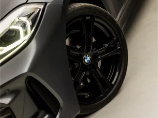 BMW 1 Serie BMW 1 Serie 118i M Sport High Executive Automaat (PANORAMADAK, M PAKKET, APPLE CARPLAY, GROOT NAVI, STOELVERWARMING, LEDEREN SPORTSTOELEN, CAMERA, GETINT GLAS, M SPORT BESTURING, SFEERVERLICHTING, NIEUWE APK, NIEUWSTAAT) - afbeelding nr 36