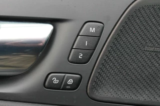 Volvo XC60 Volvo XC60 T6 Recharge AWD Ultimate Bright | Longe Range | Parkeercamera | Panoramadak | Trekhaak | HUD | Leder | Stoelverwarming | Keyless - afbeelding nr 25