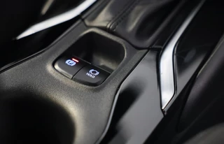 Toyota Corolla Toyota Corolla 1.8 Hybrid Business Plus / Aut / Camera / Acc / Lane Assist / Dode Hoek / Massage / Stoelverkoeling / Led / 17 Inch - afbeelding nr 19