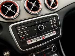 Mercedes-Benz CLA Automaat (SCHUIFDAK, APPLE CARPLAY, GROOT NAVI, LEDER/ALCANTARA, CAMERA, SPORTSTOELEN, STOELVERWARMING, KEYLESS, CRUISE, ZWART HEMEL, NIEUWSTAAT) - afbeelding nr 10