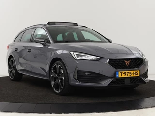 CUPRA Leon CUPRA Leon 1.4 e-Hybrid VZ Performance | Panoramadak | Stoel & stuurverwarming | Adaptive cruise | Carplay | Navigatie | Sportstoelen | Full LED | Keyless | PHEV - afbeelding nr 29