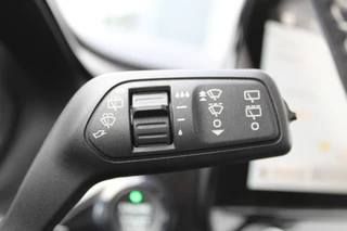 Ford Fiesta Ford Fiesta 1.0-100pk EcoBoost Titanium 5drs. Uiterst nette, luxe en zuinige Ford Fiesta. Voalautm. airco, Cruise control, Navigatie, LM wielen, Metallic lak, Parkeersensoren achter, Telefoonvoorb., Lane assist etc. - afbeelding nr 16