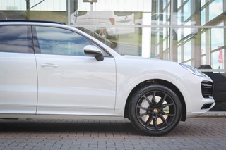 Porsche Cayenne Porsche Cayenne 3.0 E-Hybrid | Sport Chrono | Pano | HUD | Origineel NL Auto! - afbeelding nr 4