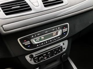 Renault Mégane Estate (NAVIGATIE, CLIMATE, GETINT GLAS, CRUISE, SPORTSTOELEN, LM VELGEN, PARKEERSENSOREN, ARMSTEUN, NIEUWE APK, NIEUWSTAAT) - afbeelding nr 9