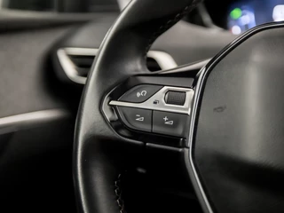 Peugeot 5008 Peugeot 5008 1.2 Puretech Sport 7 Persoons (APPLE CARPLAY, GROOT NAVI, LEDER, STOELVERWARMING, 360 CAMERA, SPORTSTOELEN, KEYLESS, GETINT GLAS, TREKHAAK, DAB+, NIEUWE APK, NIEUWSTAAT) - afbeelding nr 21