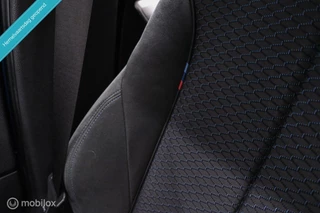 BMW 1 Serie BMW 1-serie 116i M Sport | Estoril blue | Alcantara | LED | M performance | unieke auto | NAP orig NL | Trekhaak | 19 inch | - afbeelding nr 16