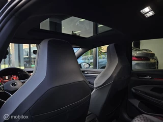Volkswagen Golf Volkswagen Golf 1.5 eTSI R-Line Panorama/HUD/Harman Kardon/Keyless - afbeelding nr 20