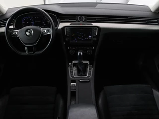 Volkswagen Passat Volkswagen Passat 1.4 TSI GTE | Panoramadak | Stoelverwarming |  Trekhaak | Adaptive cruise | Camera | Carplay | Leder/Alcantara | Full LED | Virtual Cockpit - afbeelding nr 7