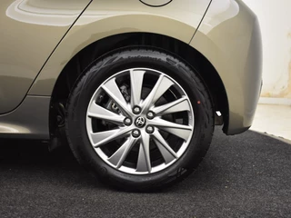 Toyota Yaris Toyota Yaris 1.5 Hybrid Dynamic Limited | Stuur en Stoelverwarming | Apple & - afbeelding nr 10