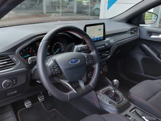 Ford Focus 1.0 EcoBoost 125pk ST-Line Business | Origineel NL | Navi | B&O Sound | Clima | Adap.Cruise | Led Koplampen | Keyless Entry | Pdc V+A+Assist+Camera | Privacy Glass | 18''lm | Trekhaak - afbeelding nr 8