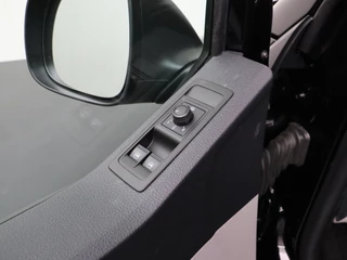Volkswagen Transporter | Airco | 3-Persoons | Trekhaak - afbeelding nr 8