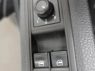 Volkswagen Transporter Volkswagen Transporter 2.0 TDI L1H1 Airco Cruise control Trekhaak Parkeersensoren 3-zits Sidebars Euro6 - afbeelding nr 12