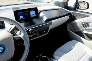 BMW i3 BMW i3 S iPerformance 94Ah 33 kWh / Full option! / Panoramadak / Camera / Keyless / 20'' / Warmtepomp / Harman Kardon / Apple CarPlay / DAB / Getint glas / Stoelverwarming / ACC - afbeelding nr 9