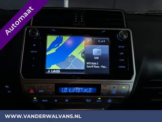 Toyota Land Cruiser Cruisecontrol, Parkeersensoren, Stoelverwarming, Verwarmde voorruit - afbeelding nr 9