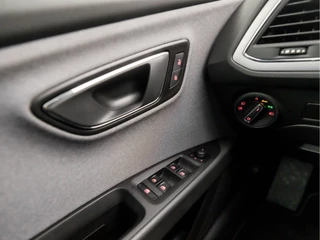 SEAT Leon 150Pk Automaat (APPLE CARPLAY, NAVIGATIE, CAMERA, CLIMATE, KEYLESS, SPORTSTOELEN, GETINT GLAS, PARKEERSENSOREN, CRUISE, LM VELGEN, NIEUWSTAAT) - afbeelding nr 23