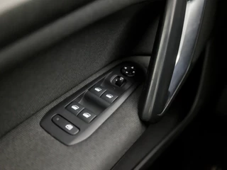 Peugeot 308 (PANORAMADAK, APPLE CARPLAY, GROOT NAVI, 360 CAMERA, LEDER, SPORTSTOELEN, ADAPTIVE CRUISE, GETINT GLAS, TREKHAAK, LANE ASSIST, NIEUWSTAAT) - afbeelding nr 24