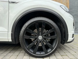 Volkswagen T-Roc Volkswagen T-Roc 1.5 TSI R-line Automaat | Panoramadak | LED | Stoelverwarming | Keyless entry&start | Elektrisch bedienbare achterklep | DAB radio | Apple CarPlay | Parkeersensoren voor en achter | Achteruitrijcamera - afbeelding nr 36