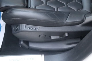 Peugeot 3008 Peugeot 3008 1.6 e-THP GT Line | Geen import | Luxe stoelen | Trekhaak - afbeelding nr 13