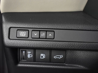 Lexus LBX Lexus LBX Elegant | Leder interieur | Electr. Achterklep | Parkeersensoren - afbeelding nr 20