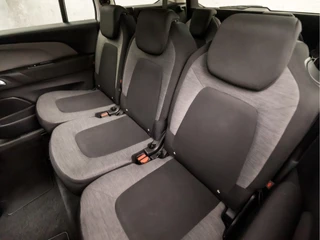 Citroën Grand C4 Spacetourer Citroën Grand C4 Spacetourer 1.2 PureTech Sport 7 Persoons (APPLE CARPLAY, GROOT NAVI, GETINT GLAS, SPORTSTOELEN, PARKEERSENSOREN, CRUISE, DAB+, NIEUWE APK, NIEUWSTAAT) - afbeelding nr 14