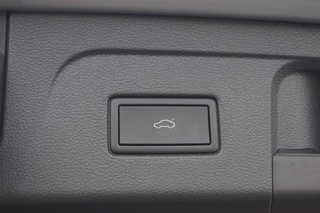 Volkswagen Touran Volkswagen Touran 1.5 TSI DSG R-Line Black st/ 7Pers./Panodak /trekhaak wegkl./ACC - afbeelding nr 27