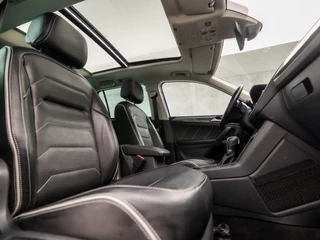 Volkswagen Tiguan Volkswagen Tiguan 1.5 TSI ACT Sportline Business 150Pk Automaat (PANORAMADAK, APPLE CARPLAY, GROOT NAVI, LED KOPLAMPEN, KEYLESS, LEDEREN SPORTSTOELEN, STOELVERWARMING, ADAPTIVE CRUISE, ELEK ACHTERKLEP, GETINT GLAS, NIEUWSTAAT) - afbeelding nr 8