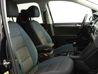 Volkswagen Touran Volkswagen Touran 1.0 TSI Comfortline | 7-persoons | Navigatie | Afn. Trekhaak | S - afbeelding nr 22