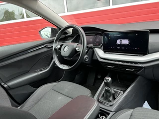 Škoda Octavia TREKHAAK / CARPLAY / SFEERVERLICHTING / NAVI / CLIMA / PDC / BLUETOOTH / CRUISE / NL-AUTO - afbeelding nr 3