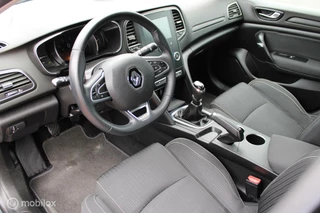 Renault Mégane Estate Renault Megane Estate 1.3 TCe Limited 140 PK, Stoel verwarming, Pdc voor + achter, Clima, App connect, Cruise, Navi. - afbeelding nr 4