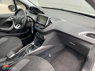 Peugeot 2008 Peugeot 2008 1.2 PureTech Active AUTOMAAT/HOOGZITTER/PANODAK - afbeelding nr 12