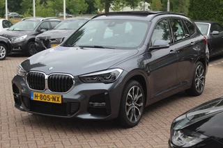 BMW X1 BMW X1 xDrive25e Executive Ed. M Sport / Trekhaak / Panoramadak / Camera / Head-up / Leder / 19'' / Navigatie / Stoelverwarming / DAB / Cruise Control - afbeelding nr 6