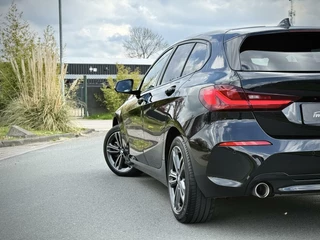 BMW 1 Serie BMW 1-serie 116d High Executive Sport Automaat LED|AppleCarplay|M stuur - afbeelding nr 11